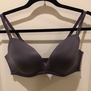 Victoria’s Secret wireless bra with padding 36D